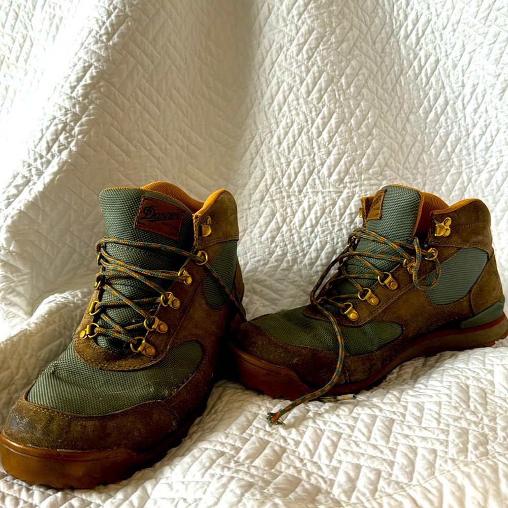 Danner men's boot. Size 12 jag timber wolf-dark forest